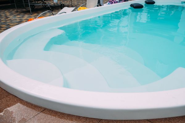 Pool Fiberglass Repair